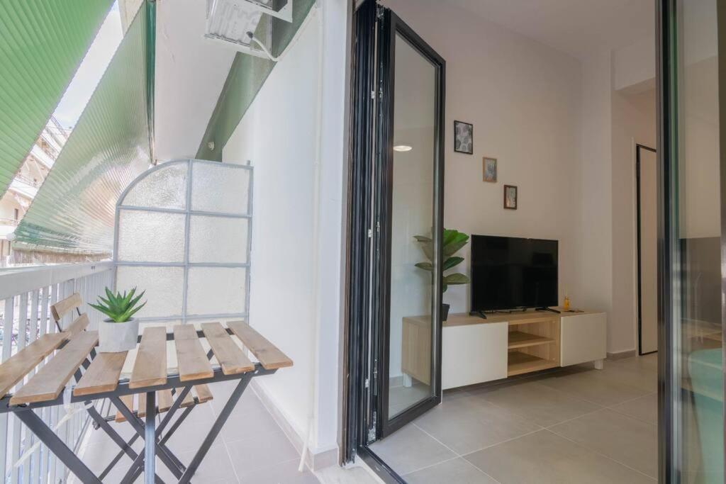 Apartment Garden Of Eden In Neos Kosmos Athens